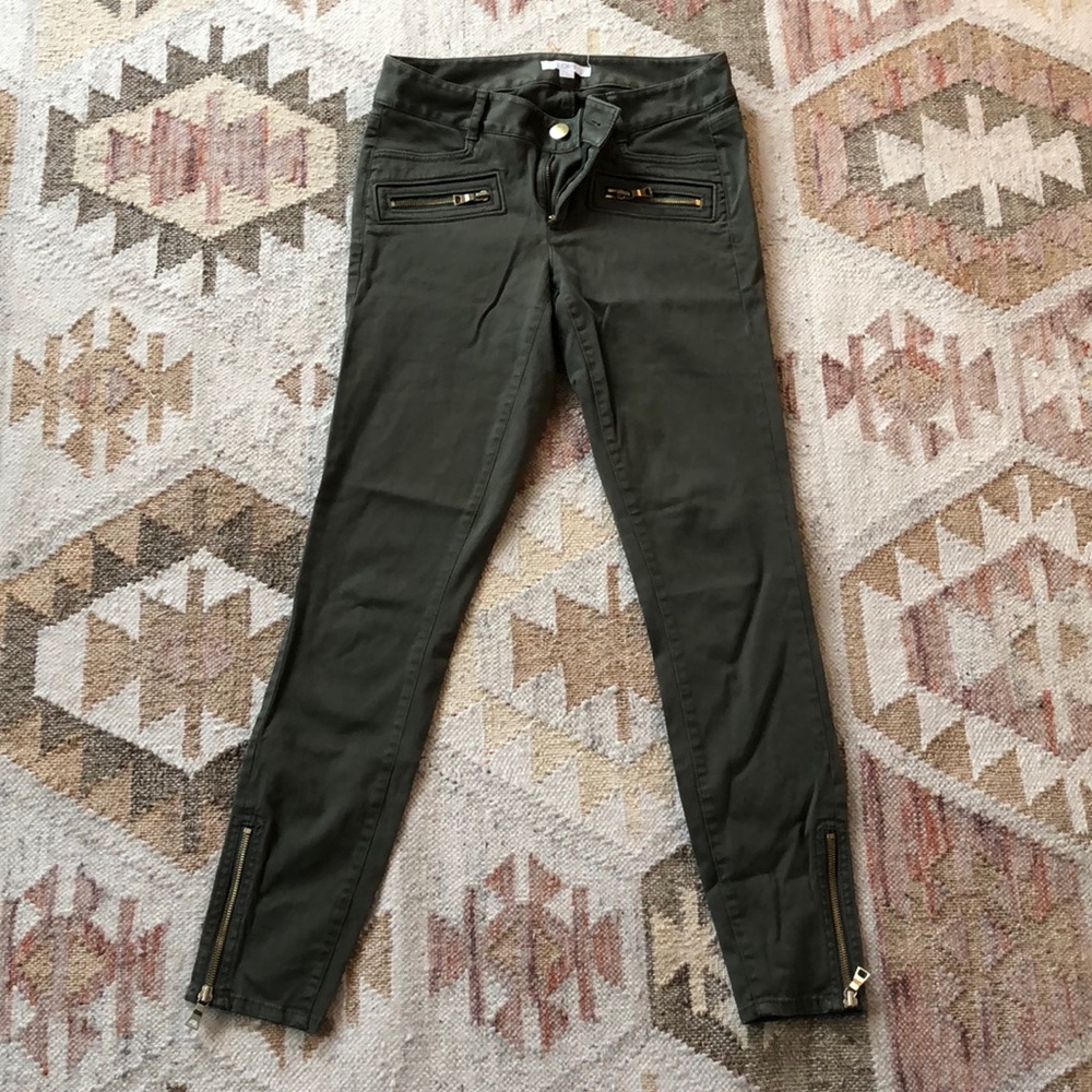 LOFT pants | Green skinny ankle pant with gold zipper detail | Size 0